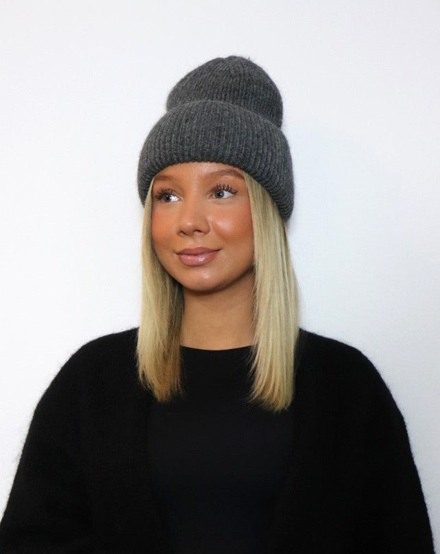 Signature Beanie 01.DARK GREY
